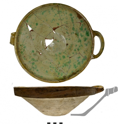 Misa z ceramiki ceglastej, szkliwonej. XVII wiek (opr. M. Marcinkowski)